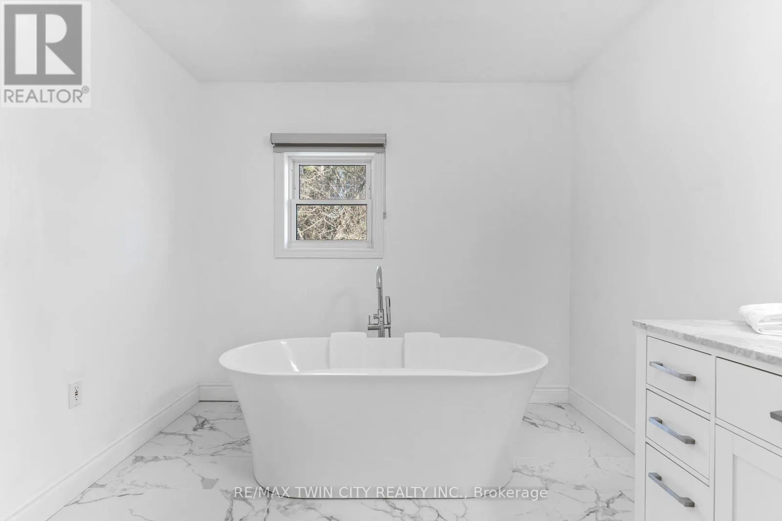 86 SANTA MARIA DRIVE