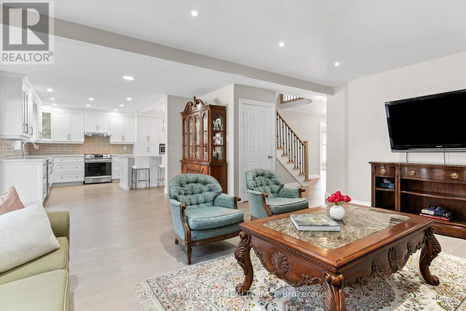 86 SANTA MARIA DRIVE