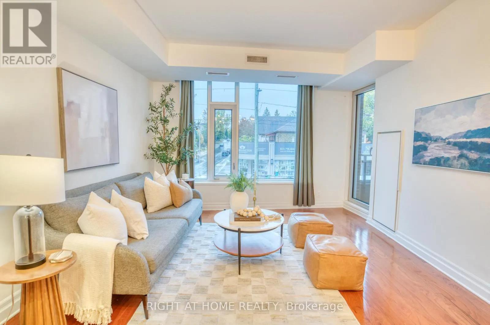 UNIT #206 - 1433 WELLINGTON STREET W