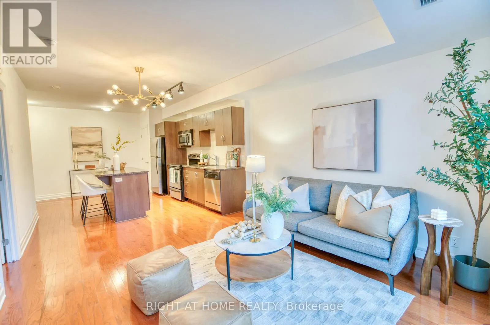 UNIT #206 - 1433 WELLINGTON STREET W