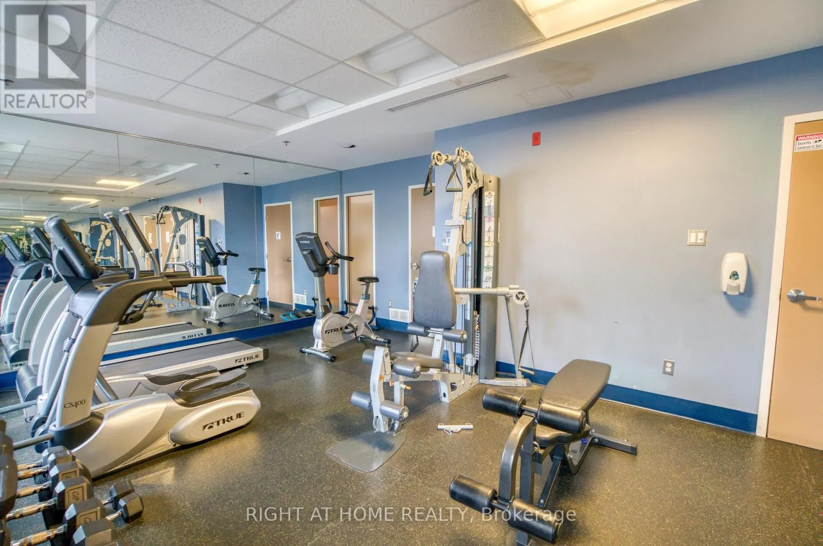 UNIT #206 - 1433 WELLINGTON STREET W