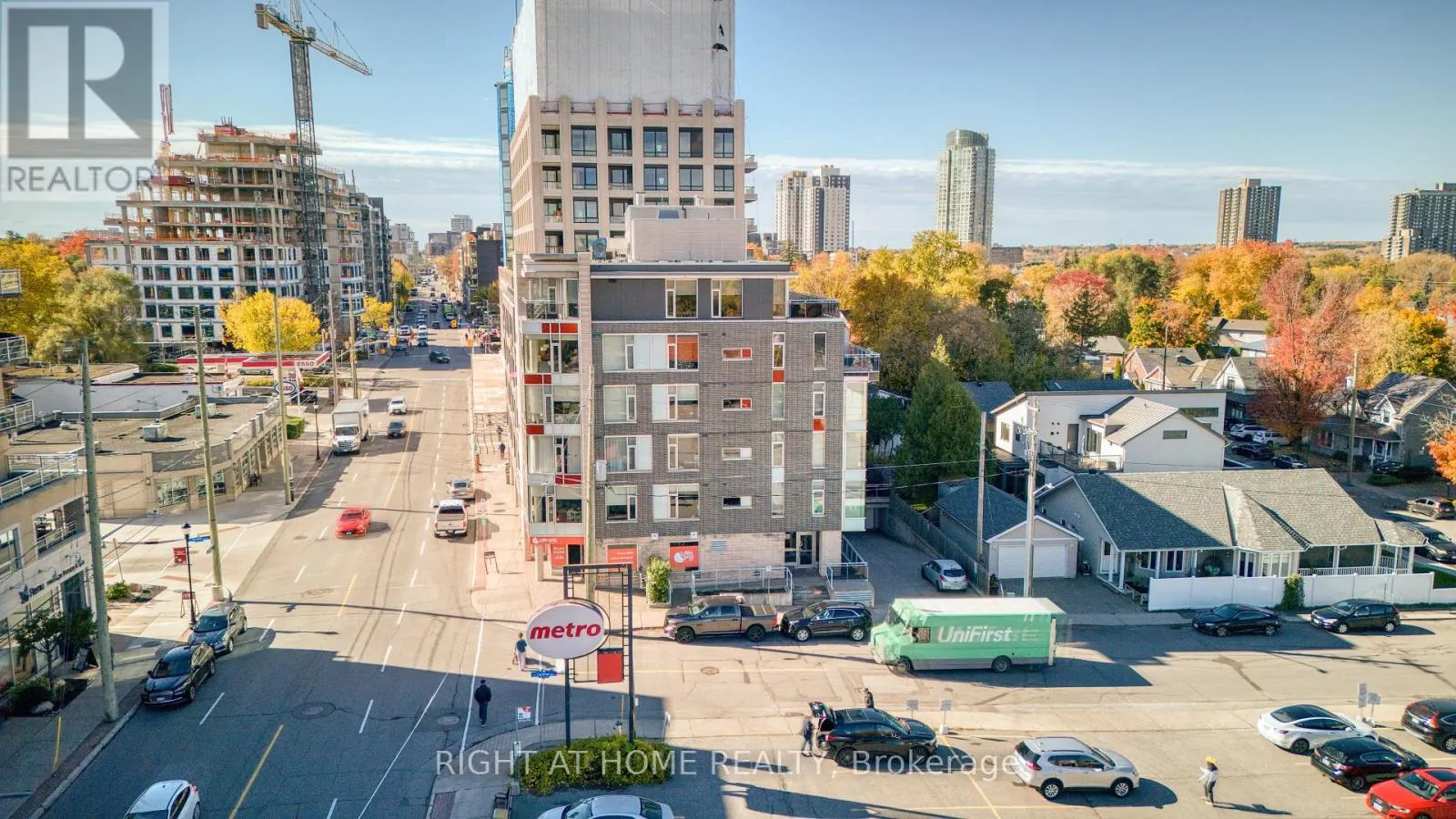 UNIT #206 - 1433 WELLINGTON STREET W