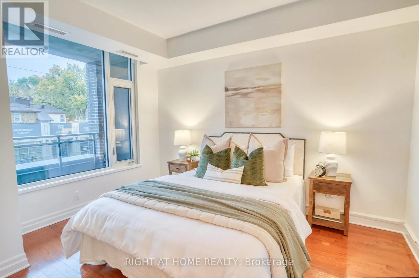 UNIT #206 - 1433 WELLINGTON STREET W
