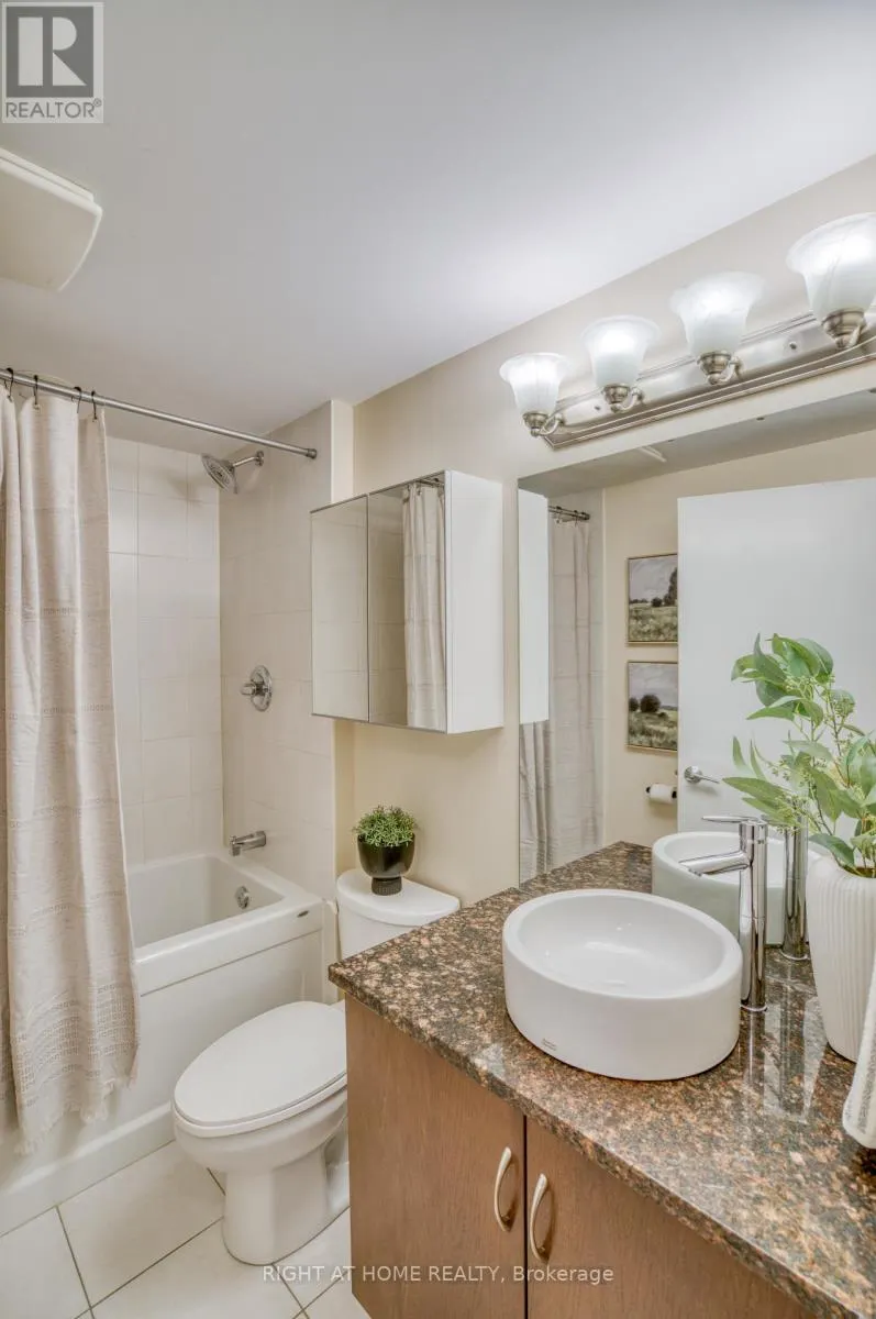UNIT #206 - 1433 WELLINGTON STREET W