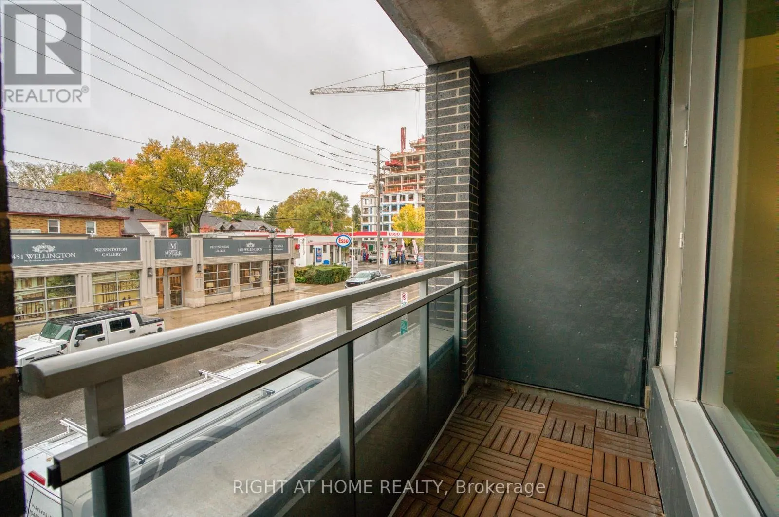 UNIT #206 - 1433 WELLINGTON STREET W