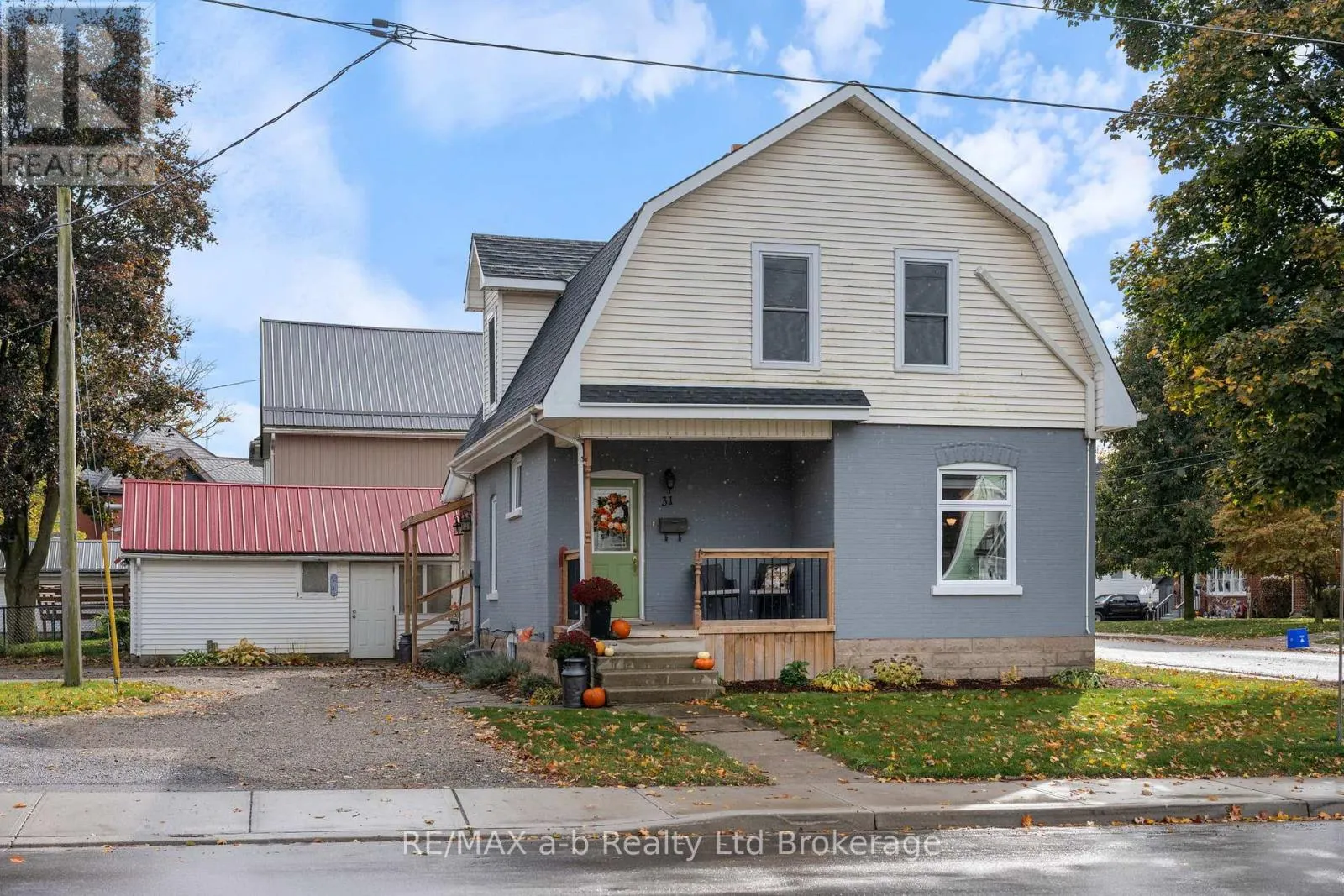 31 CONCESSION STREET W