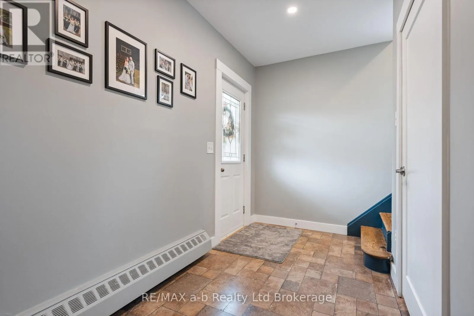 31 CONCESSION STREET W