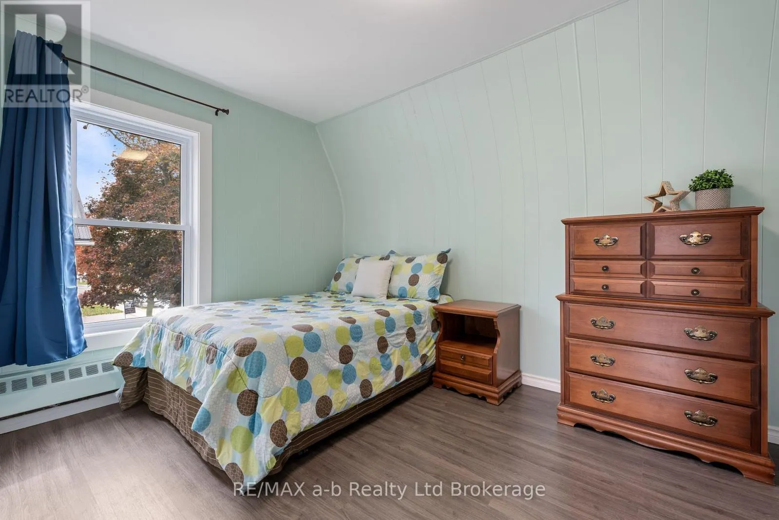 31 CONCESSION STREET W