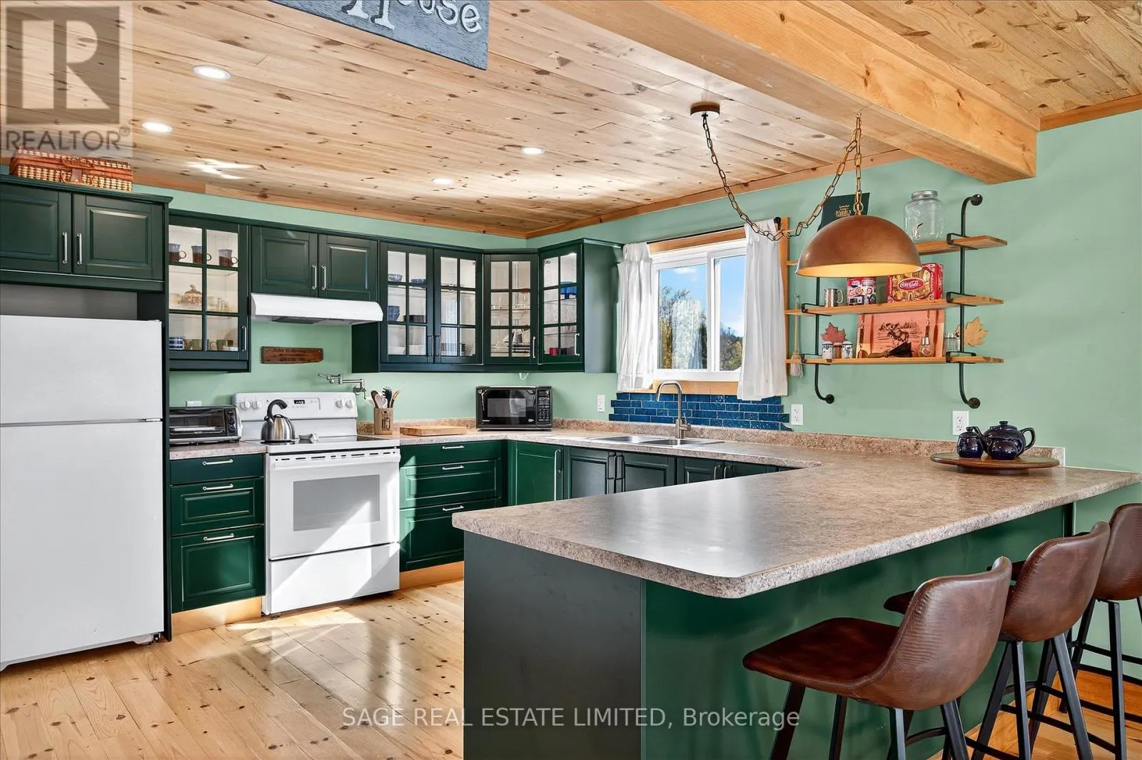 33 NORTH WATER STREET