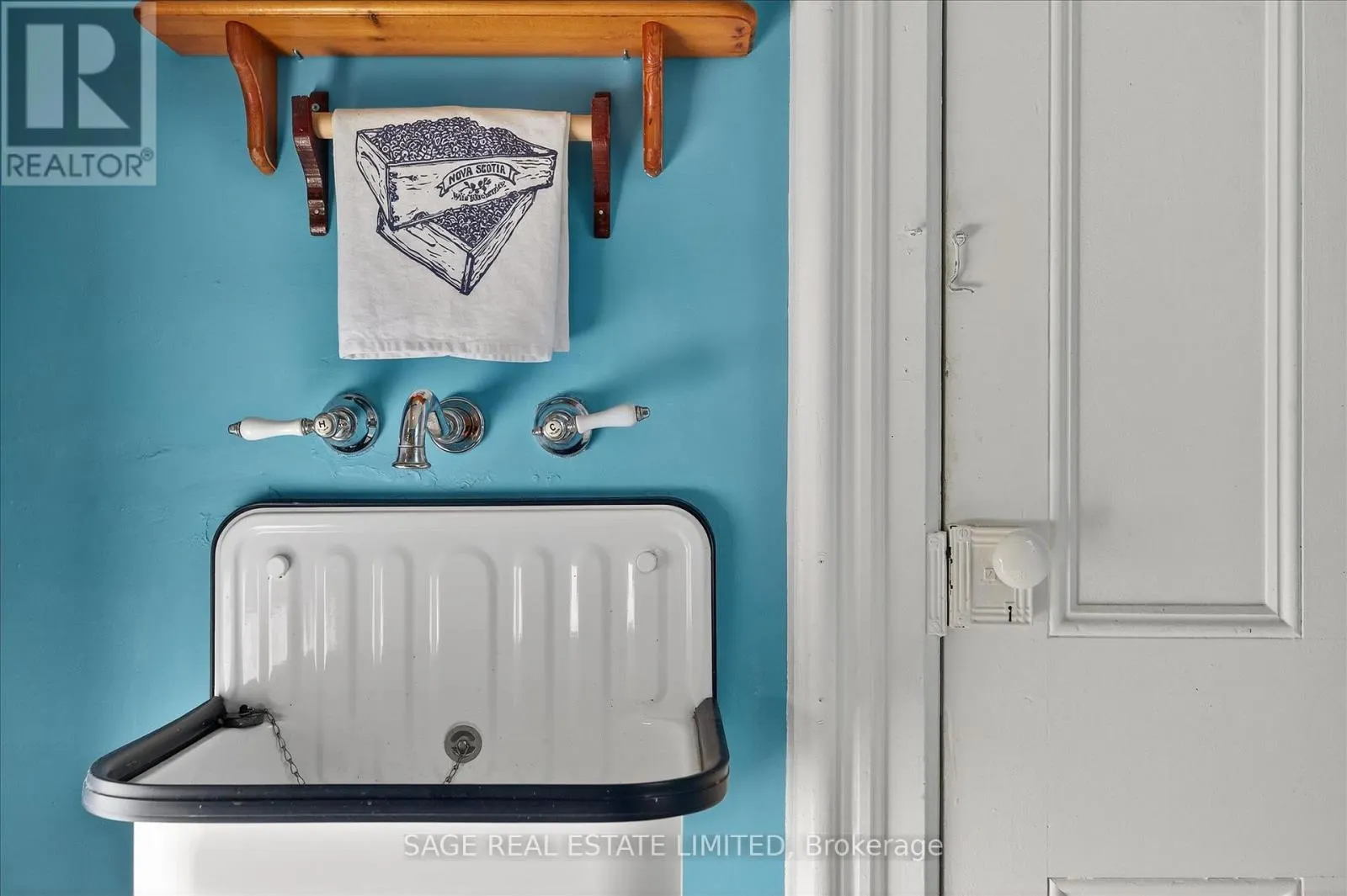 33 NORTH WATER STREET