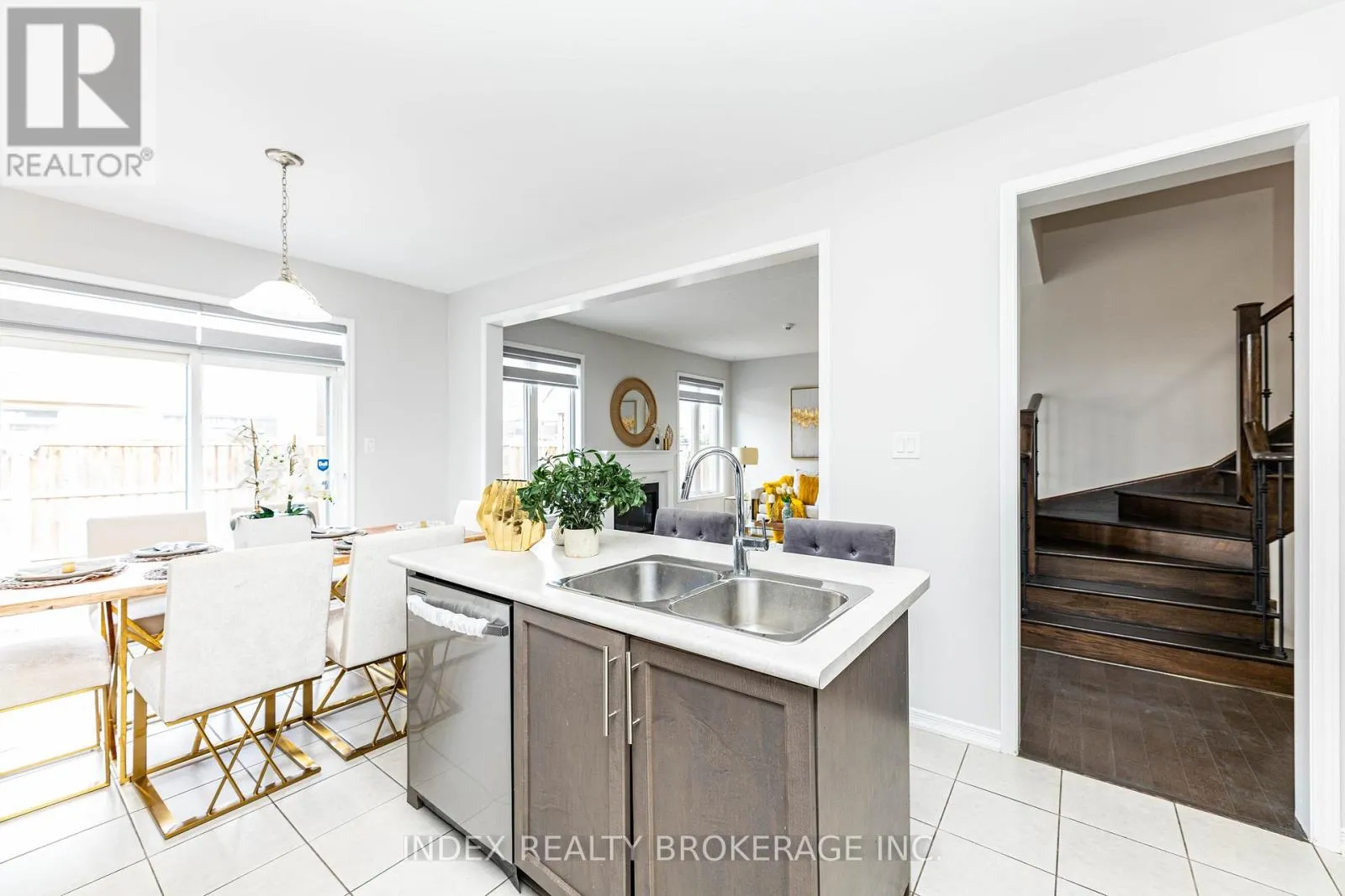 7713 BLACK MAPLE DRIVE