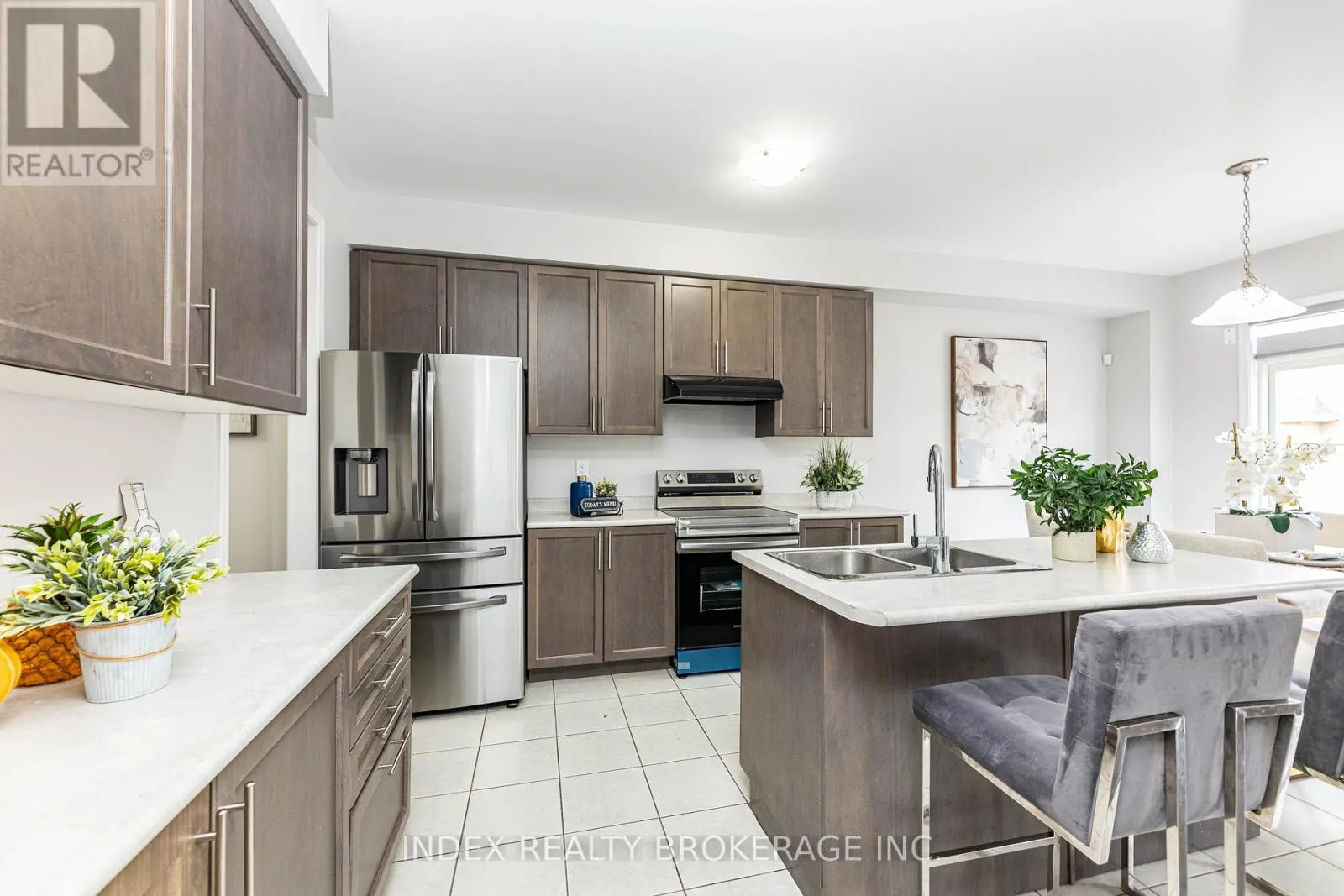 7713 BLACK MAPLE DRIVE