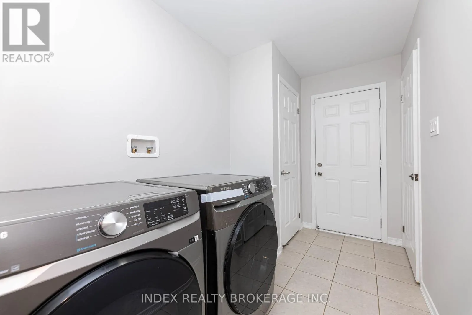 7713 BLACK MAPLE DRIVE