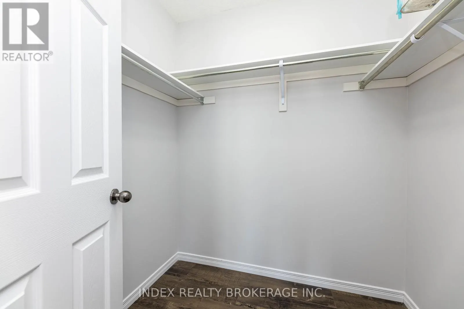 7713 BLACK MAPLE DRIVE