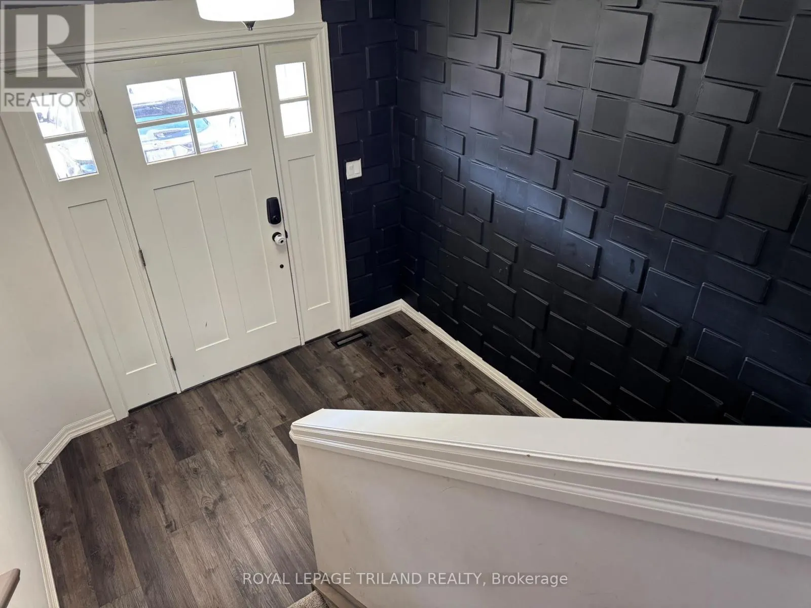 UPPER - 41 CORTLAND TERRACE, #UPPER