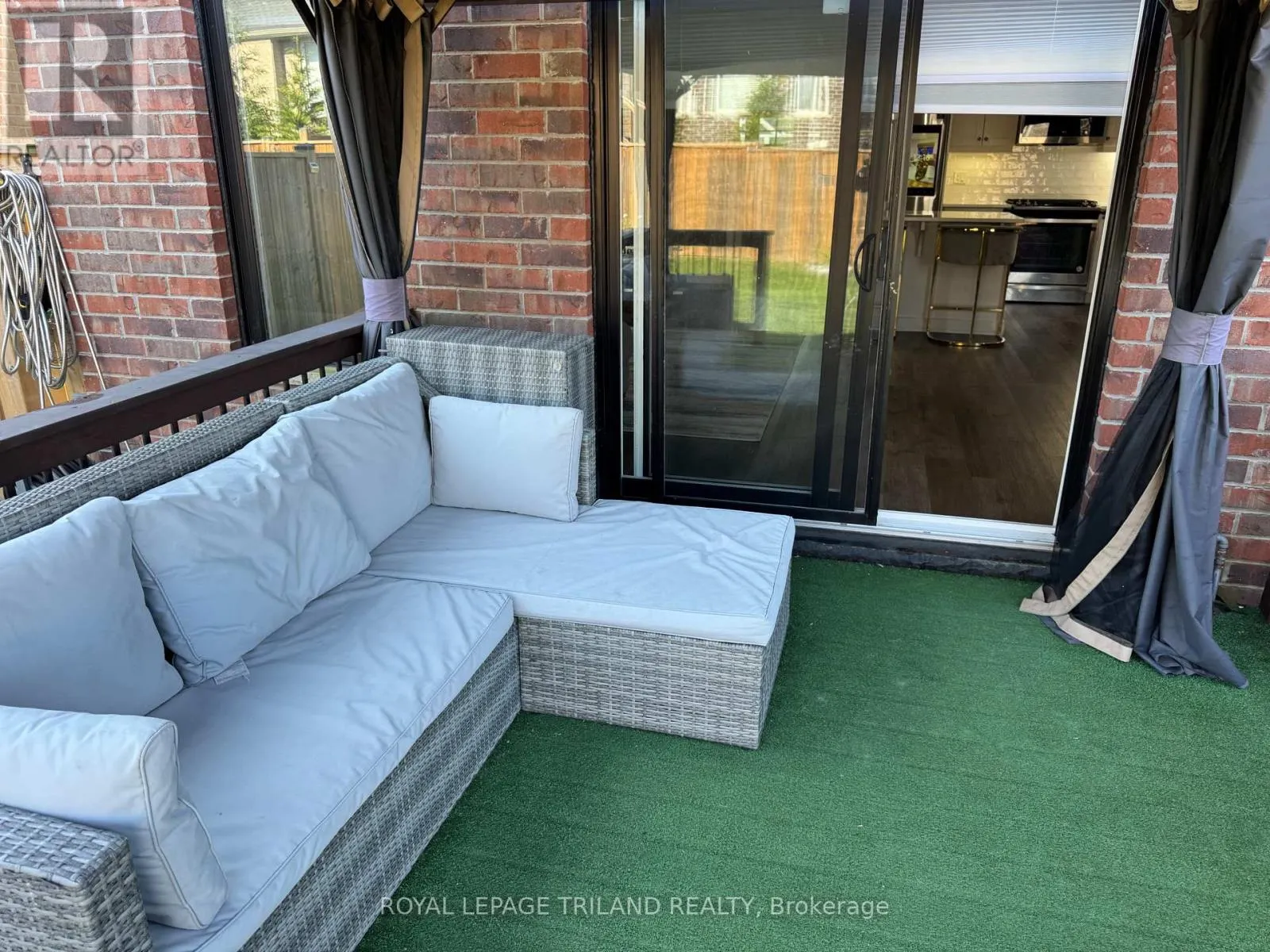 UPPER - 41 CORTLAND TERRACE, #UPPER