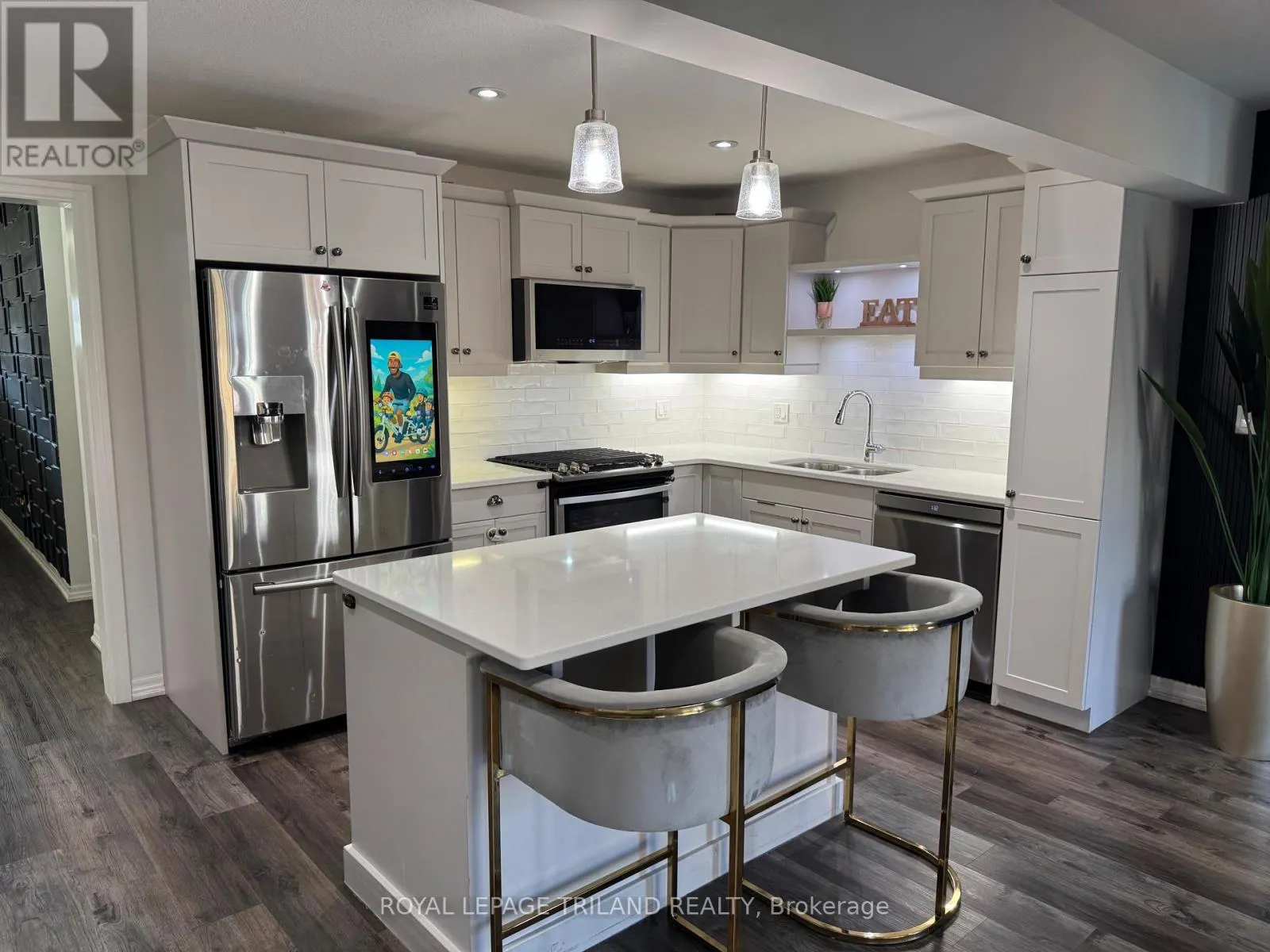 UPPER - 41 CORTLAND TERRACE, #UPPER