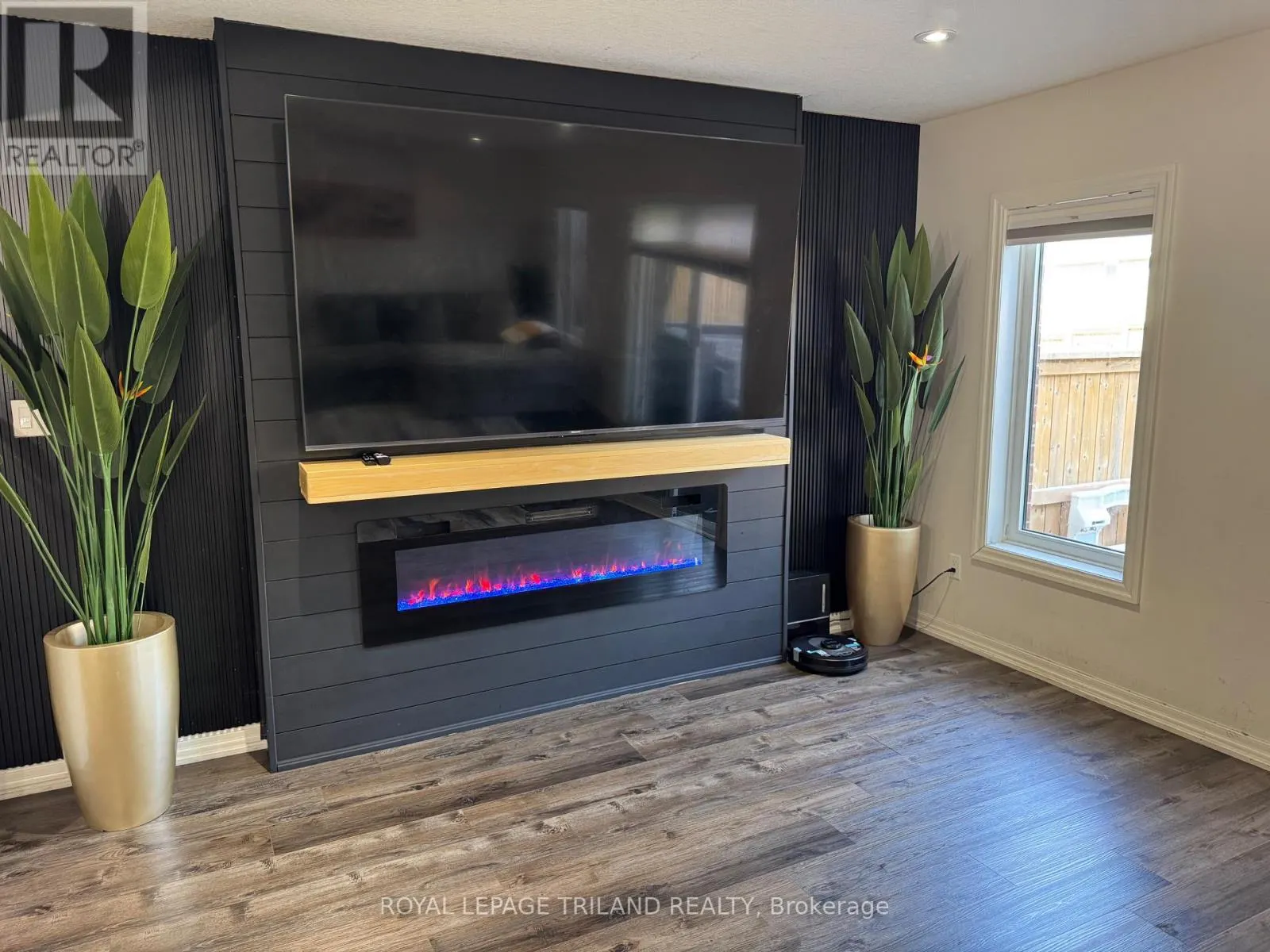 UPPER - 41 CORTLAND TERRACE, #UPPER