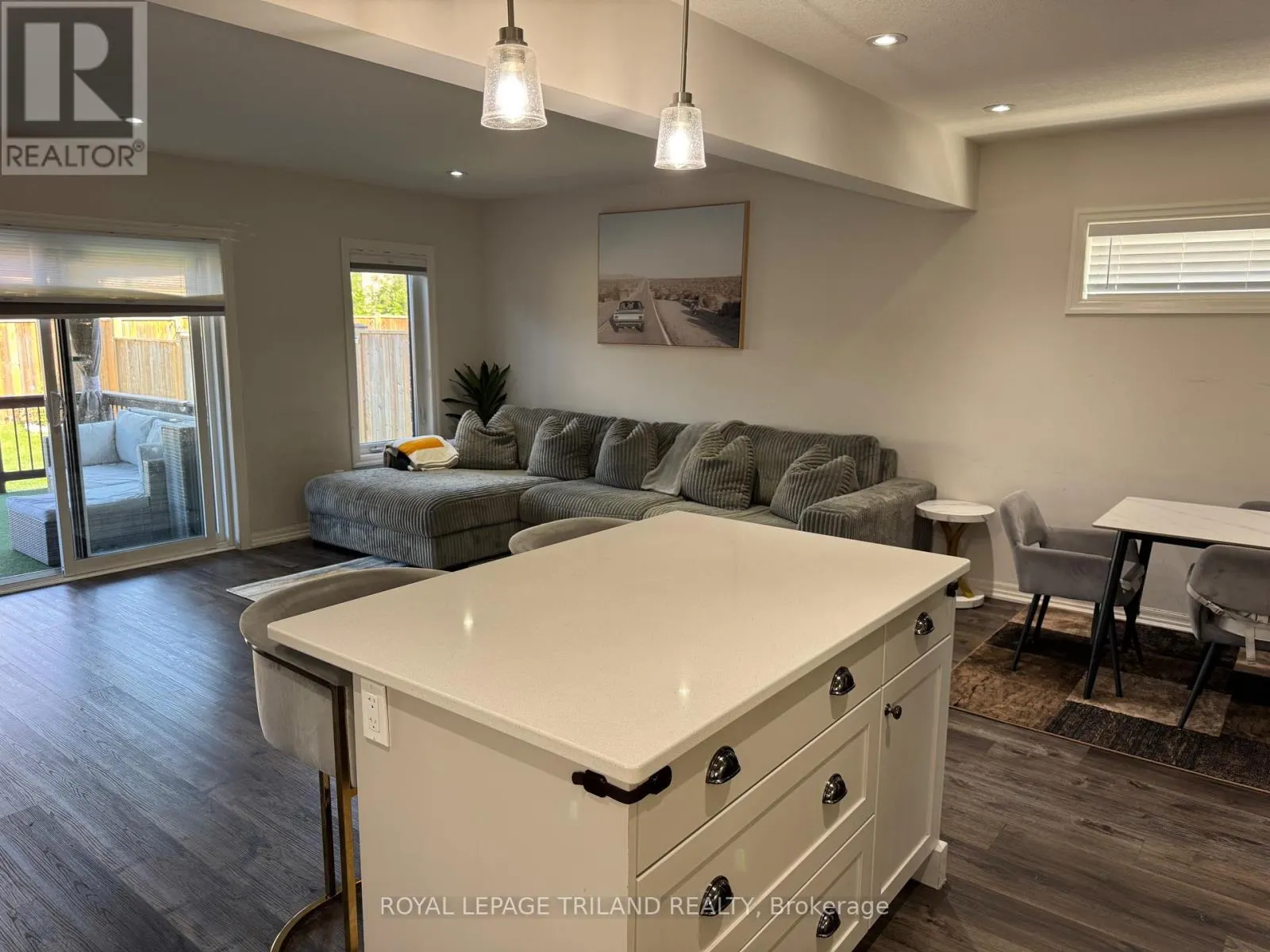 UPPER - 41 CORTLAND TERRACE, #UPPER