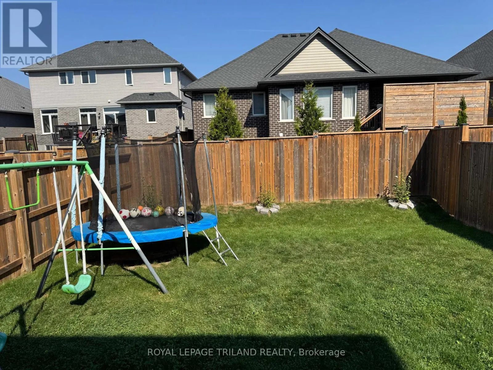 UPPER - 41 CORTLAND TERRACE, #UPPER