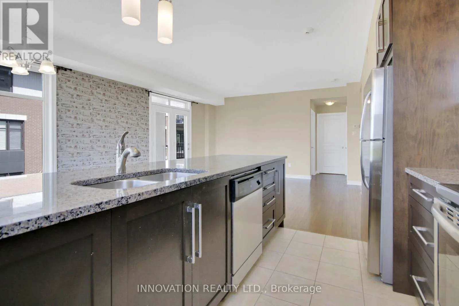 201 - 180 GUELPH PRIVATE