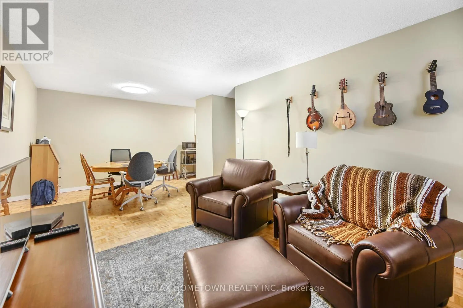 3 - 825 MACODRUM DRIVE