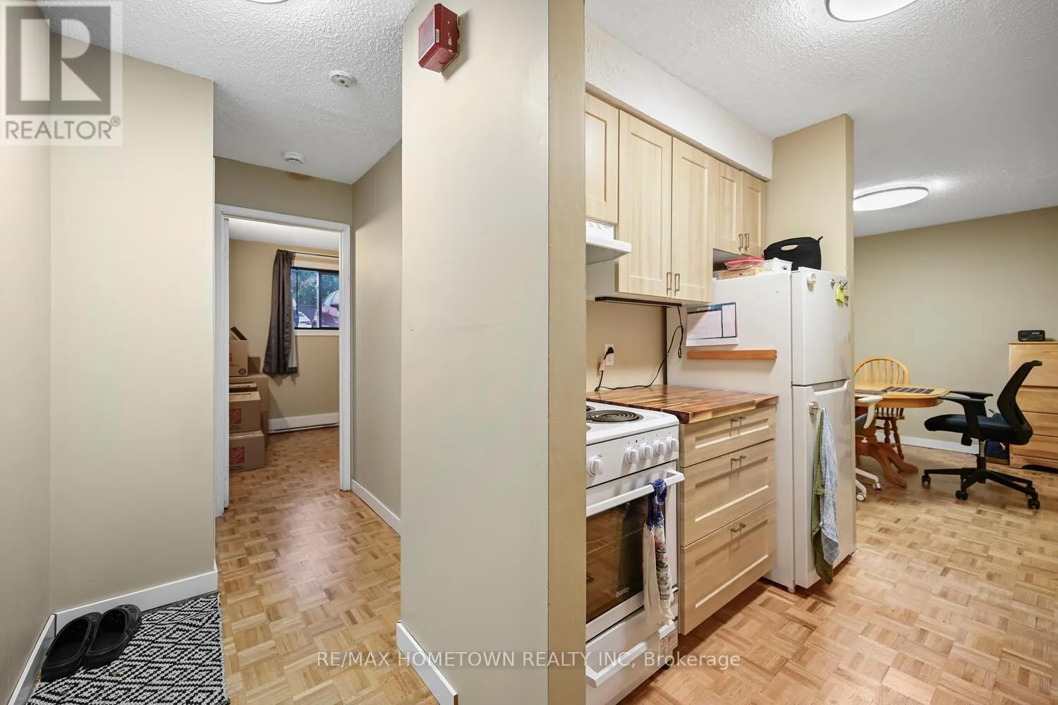 3 - 825 MACODRUM DRIVE