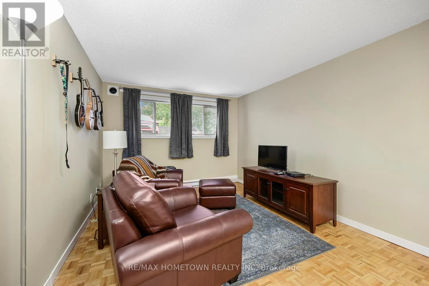 3 - 825 MACODRUM DRIVE