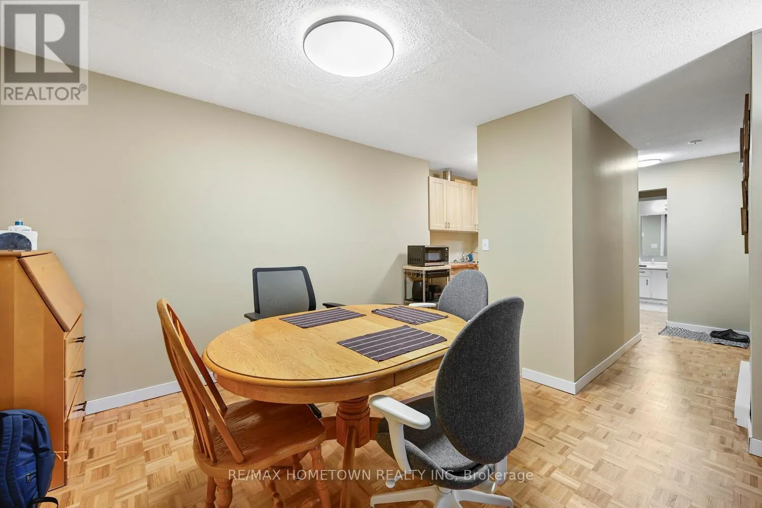 3 - 825 MACODRUM DRIVE