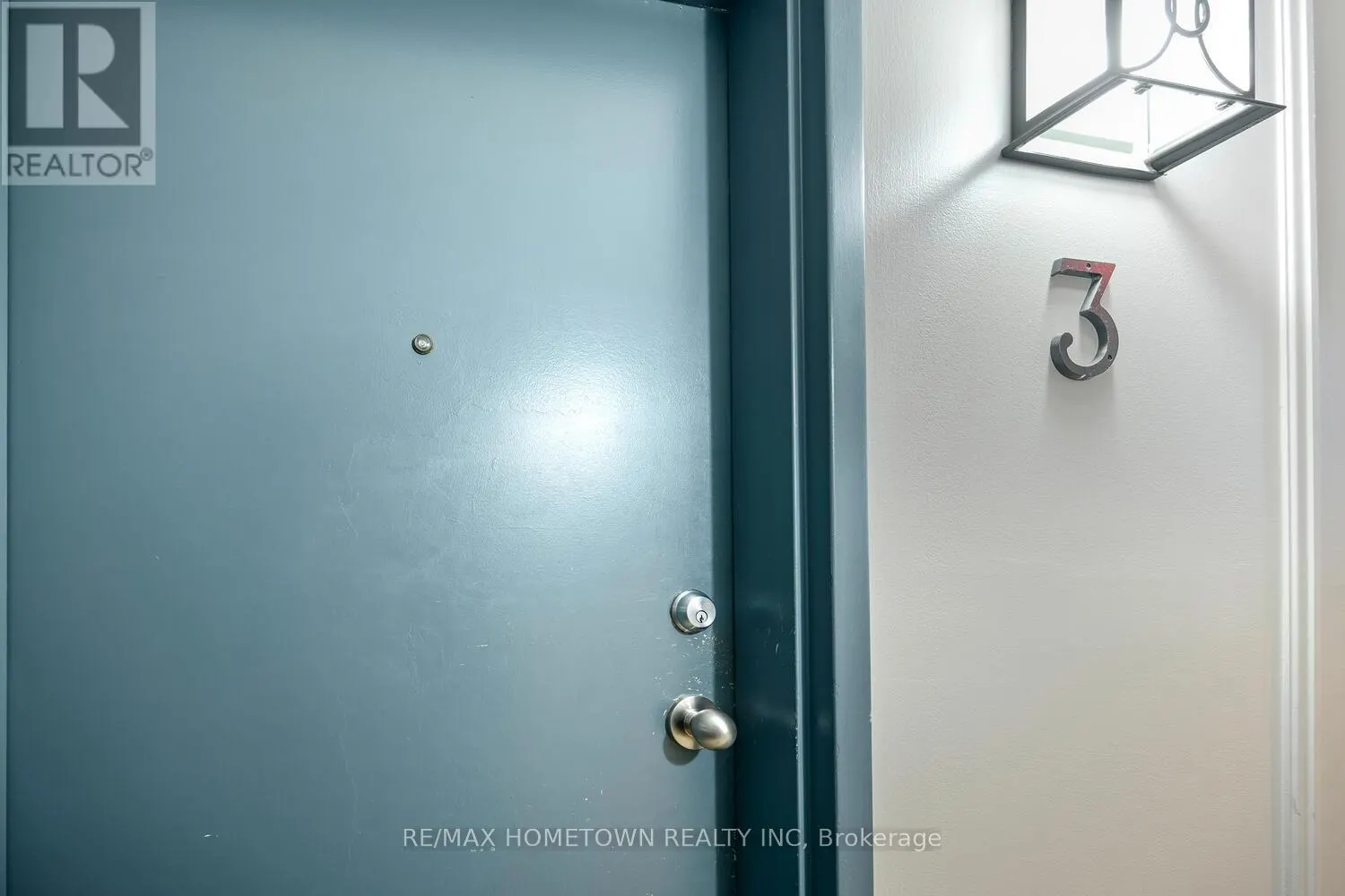 3 - 825 MACODRUM DRIVE