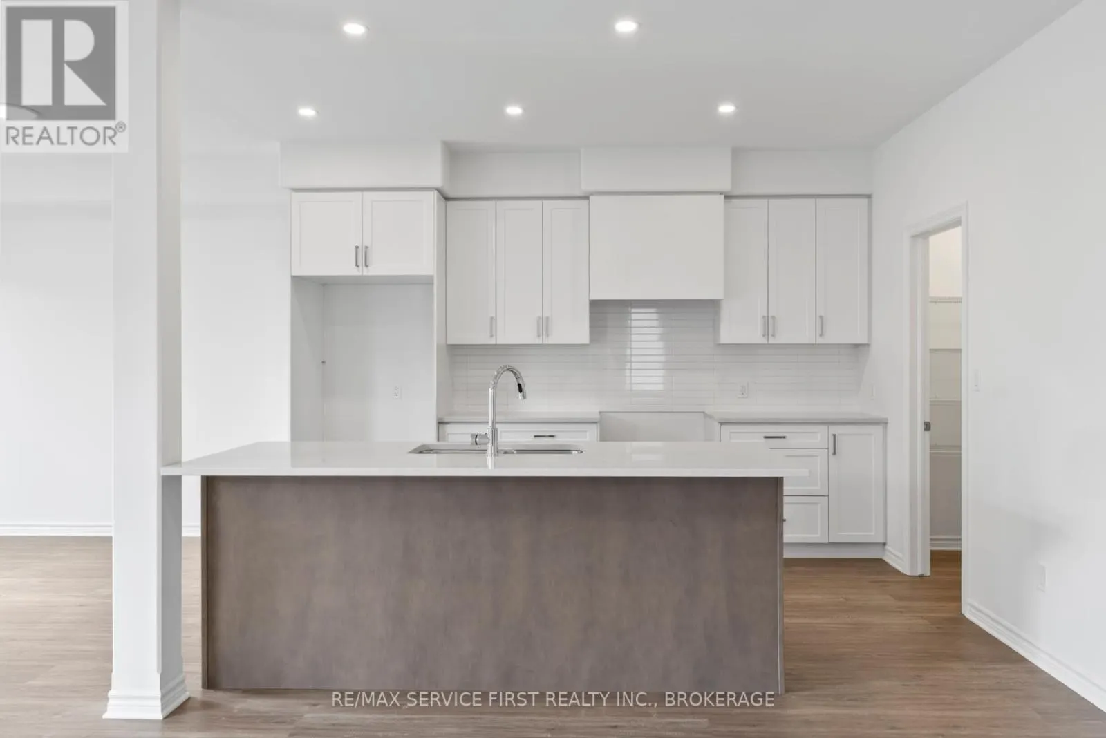 E71 - 1325 TURNBULL WAY, #E71