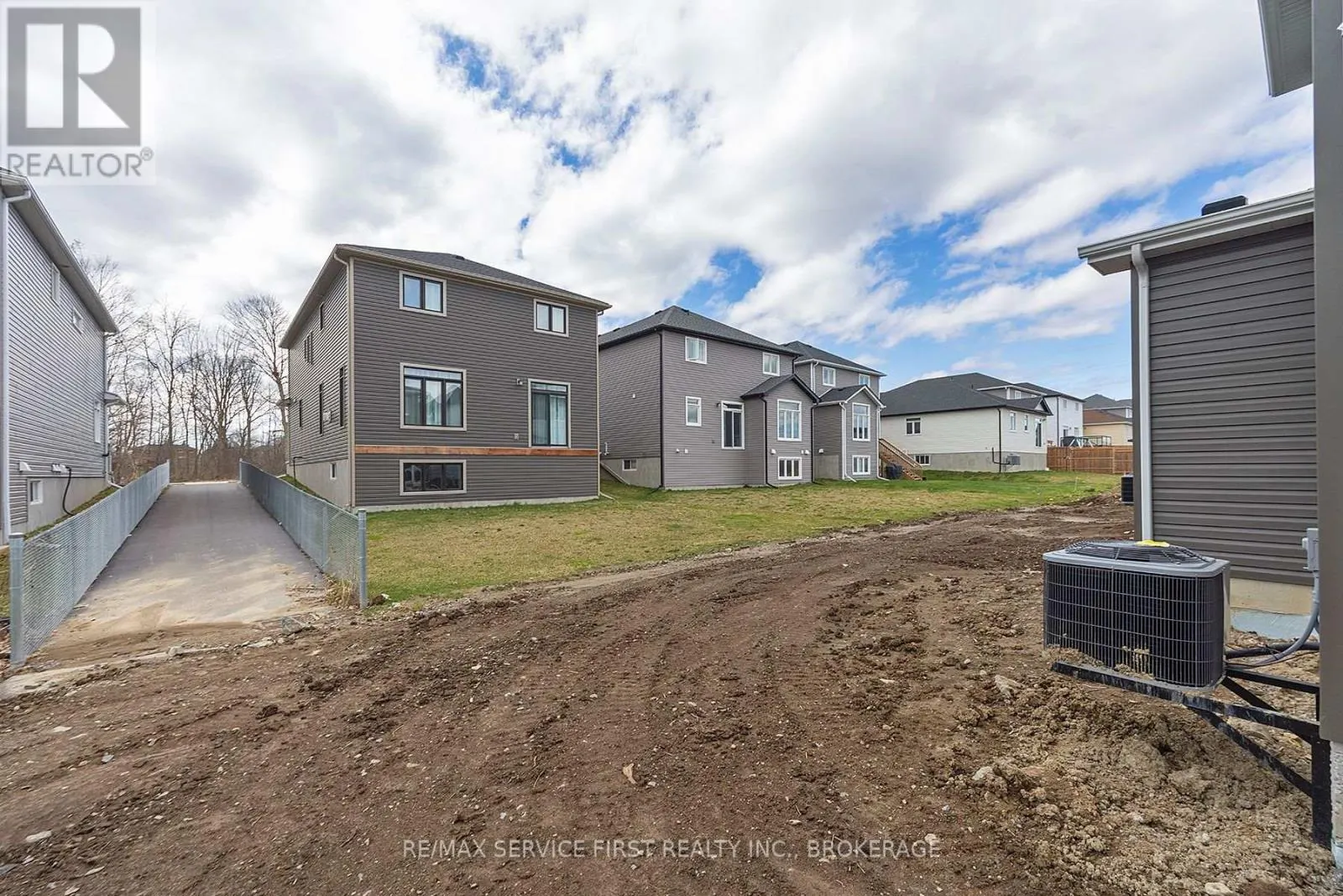 E71 - 1325 TURNBULL WAY, #E71