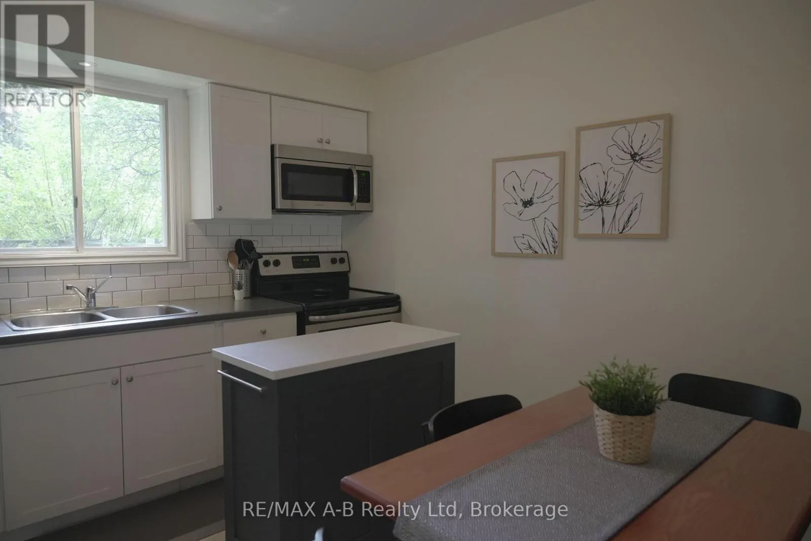 A - 175 VERMONT STREET, #A