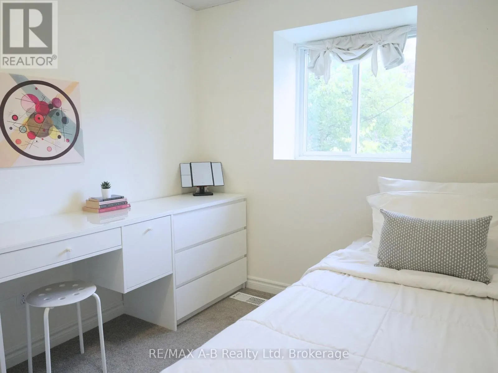 A - 175 VERMONT STREET, #A