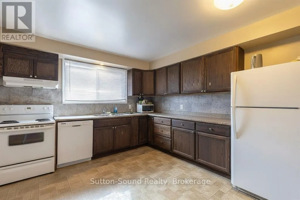 4 - 619 GREY STREET, #4