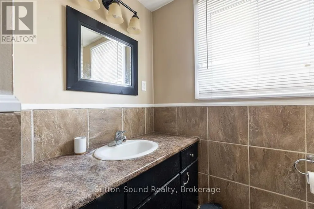 4 - 619 GREY STREET, #4