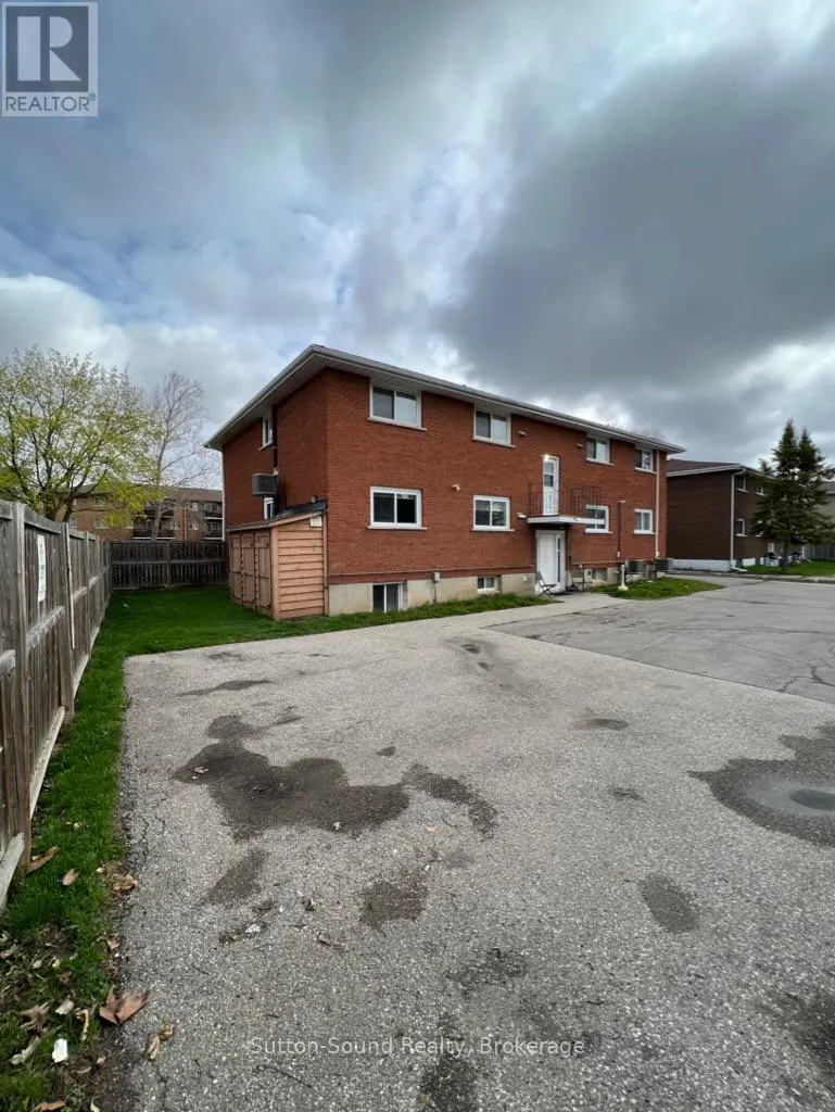 4 - 619 GREY STREET, #4