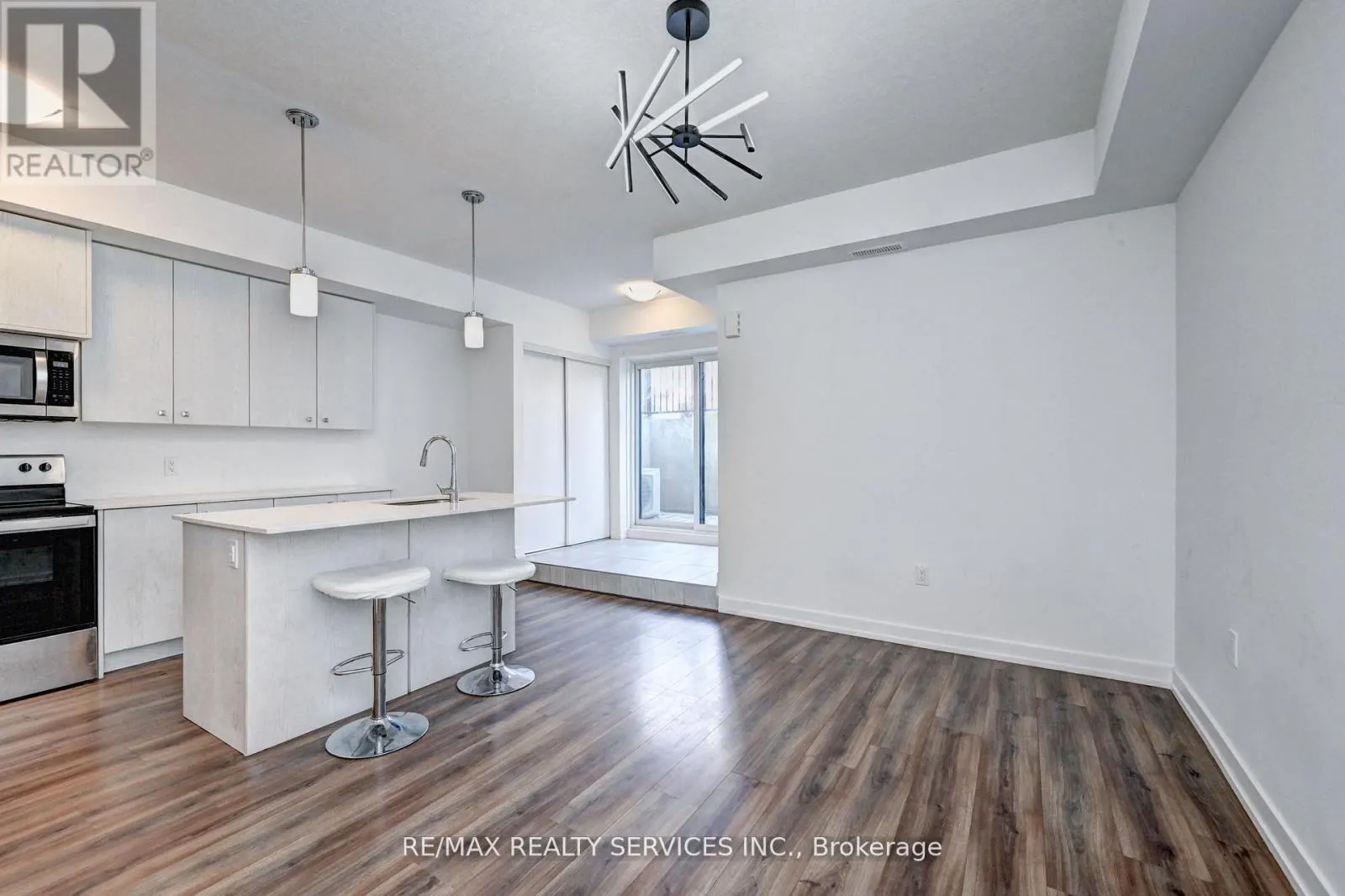 B9 - 10 PALACE STREET