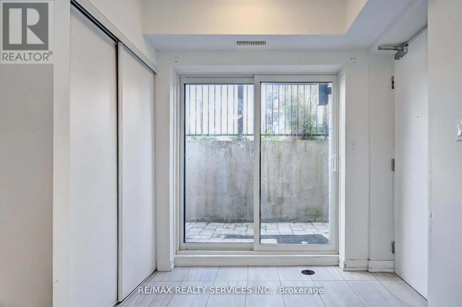 B9 - 10 PALACE STREET