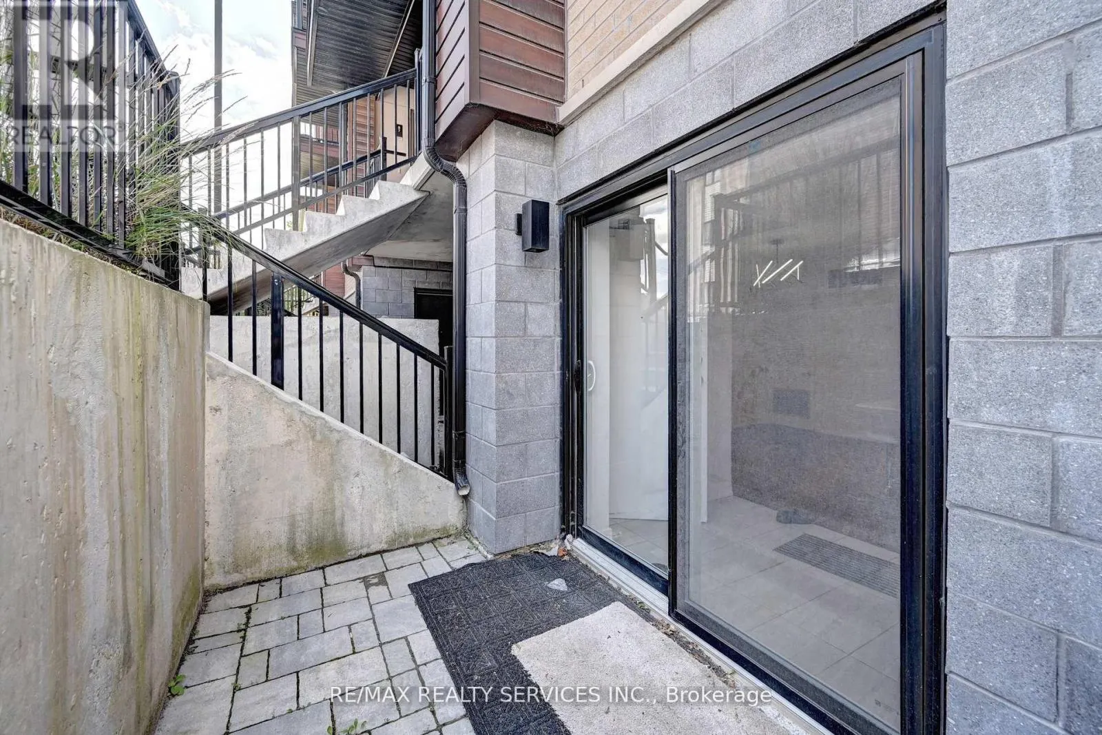 B9 - 10 PALACE STREET