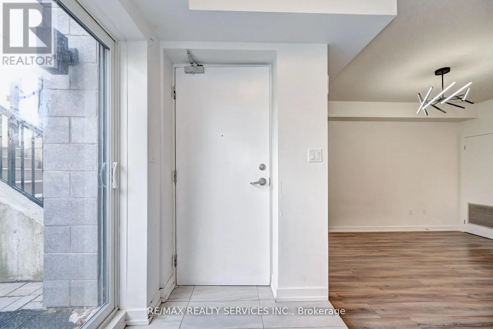 B9 - 10 PALACE STREET