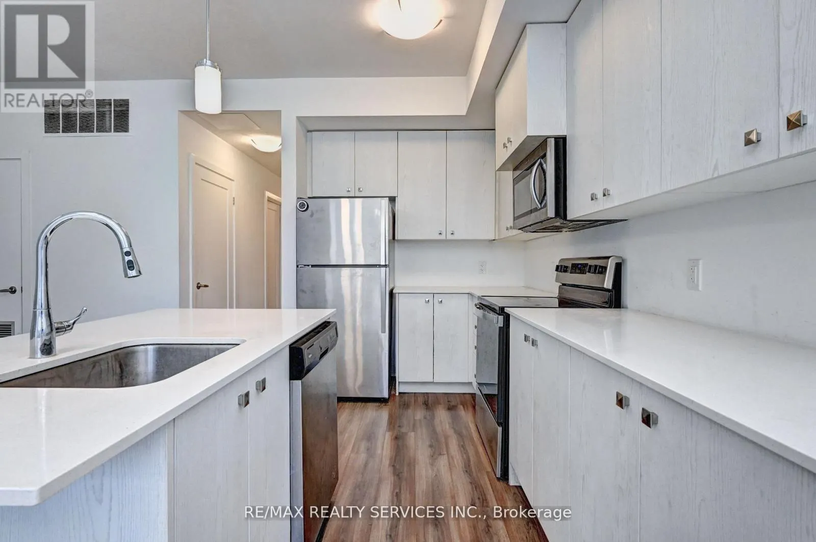 B9 - 10 PALACE STREET