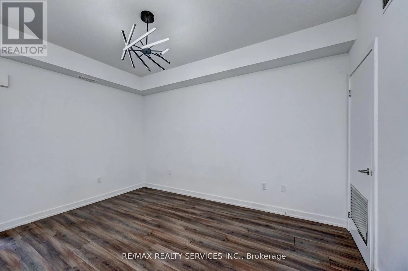 B9 - 10 PALACE STREET