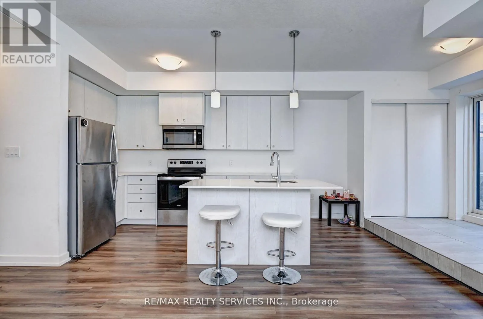 B9 - 10 PALACE STREET