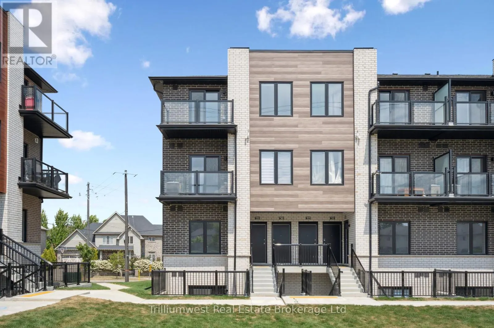 34 - 10 SOUTH CREEK DRIVE, #34