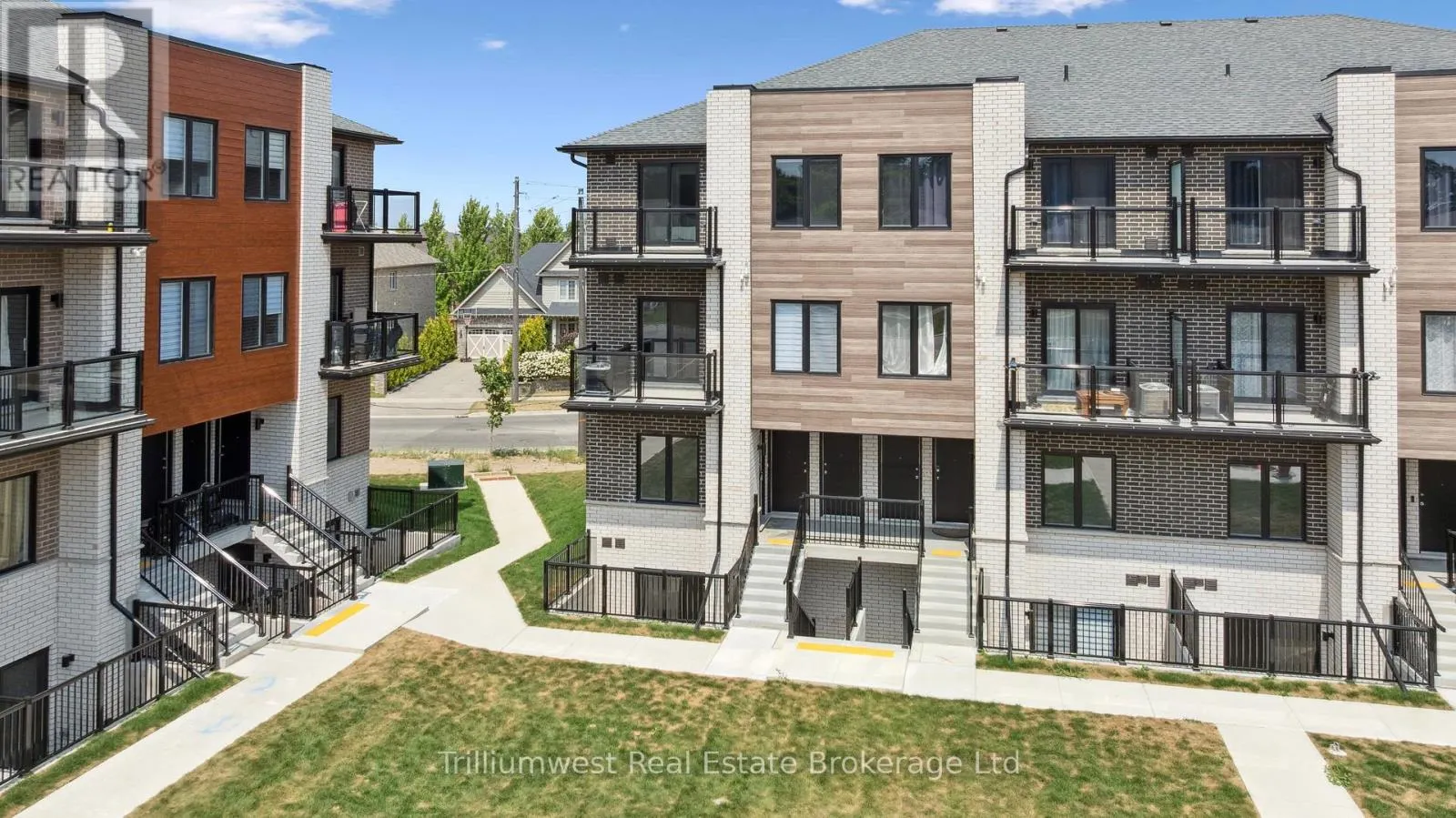 34 - 10 SOUTH CREEK DRIVE, #34