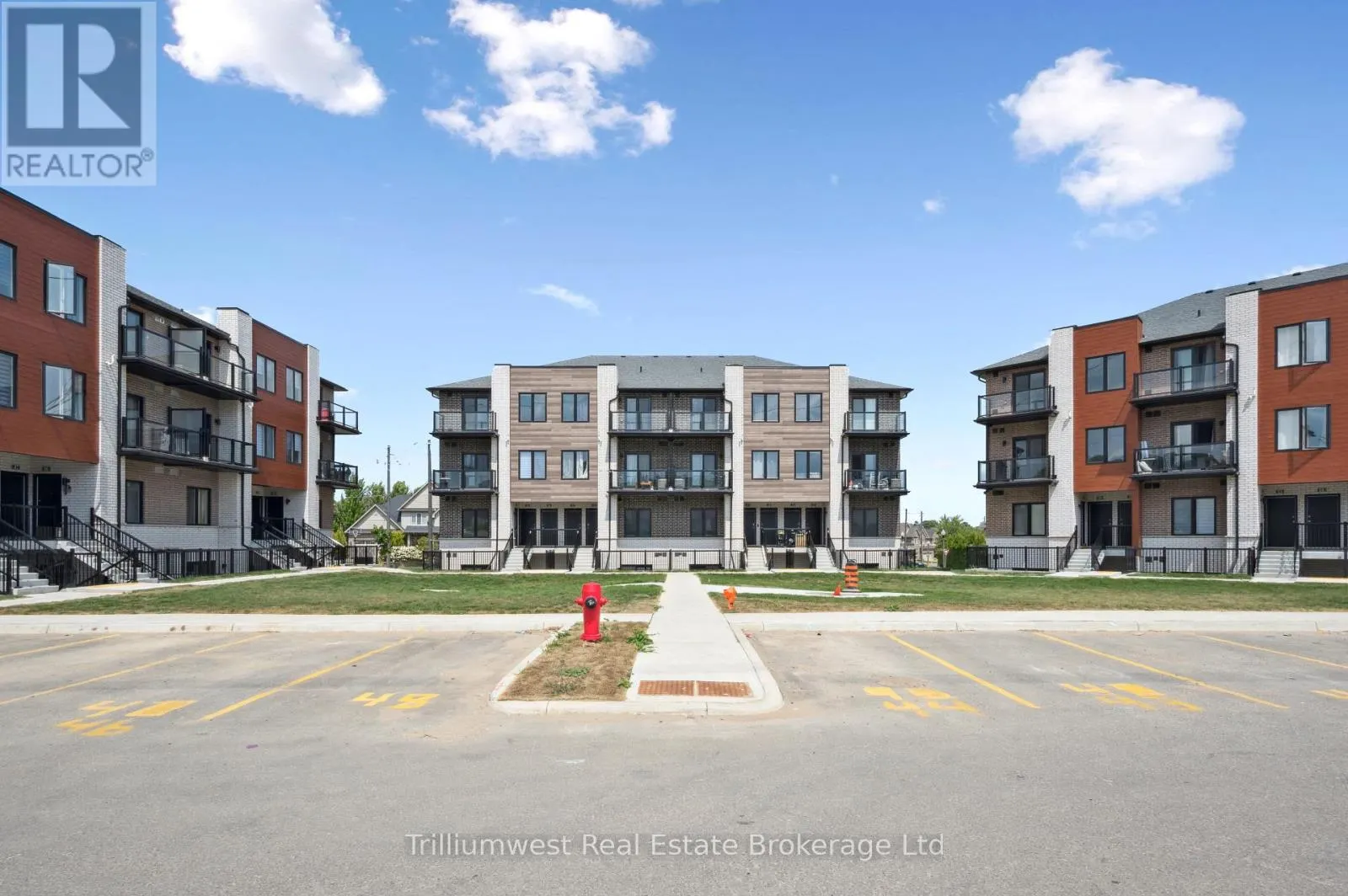 34 - 10 SOUTH CREEK DRIVE, #34