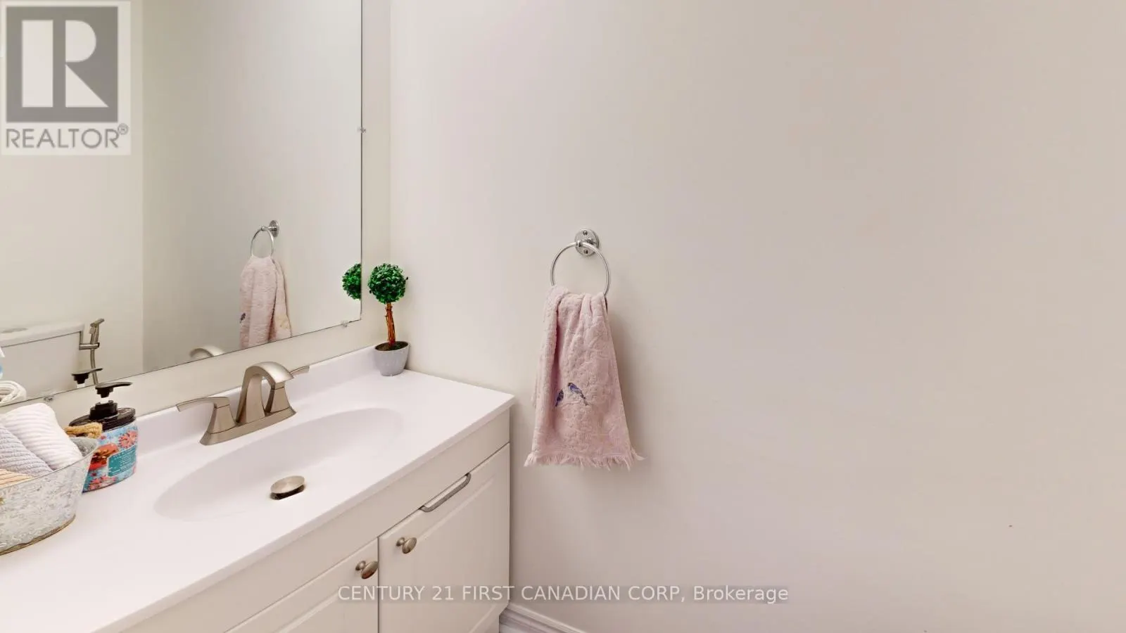 6 - 20 KERNOHAN PARKWAY, #6