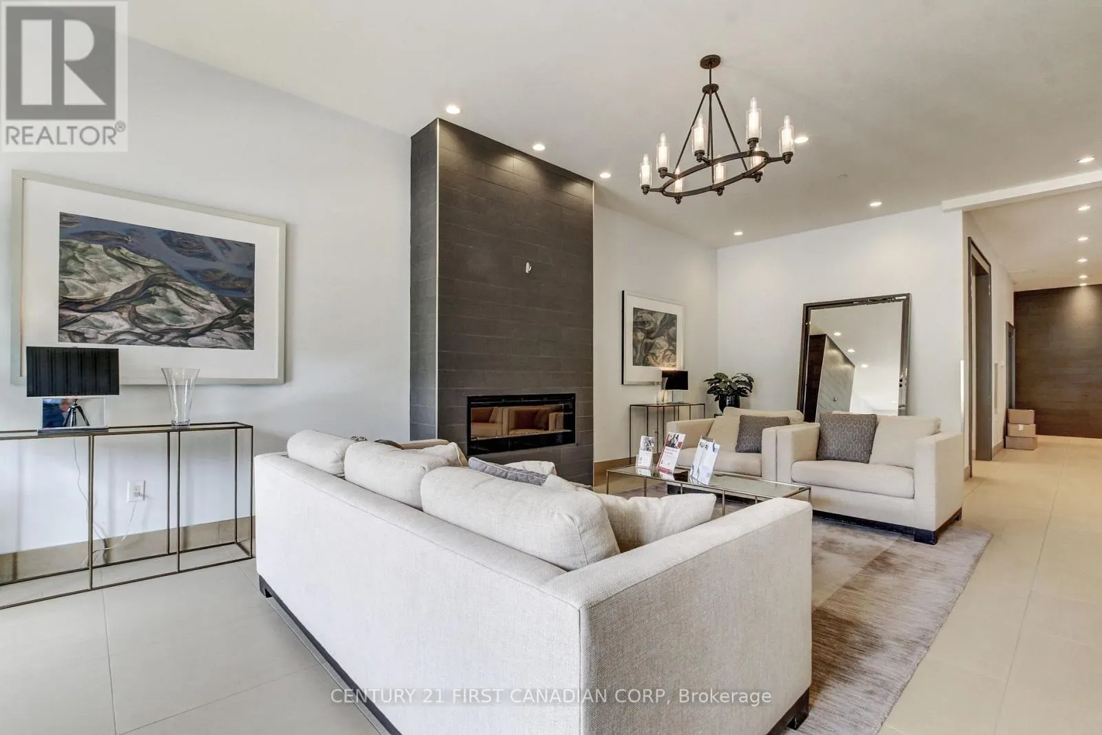 512 - 240 VILLAGEWALK BOULEVARD, #512