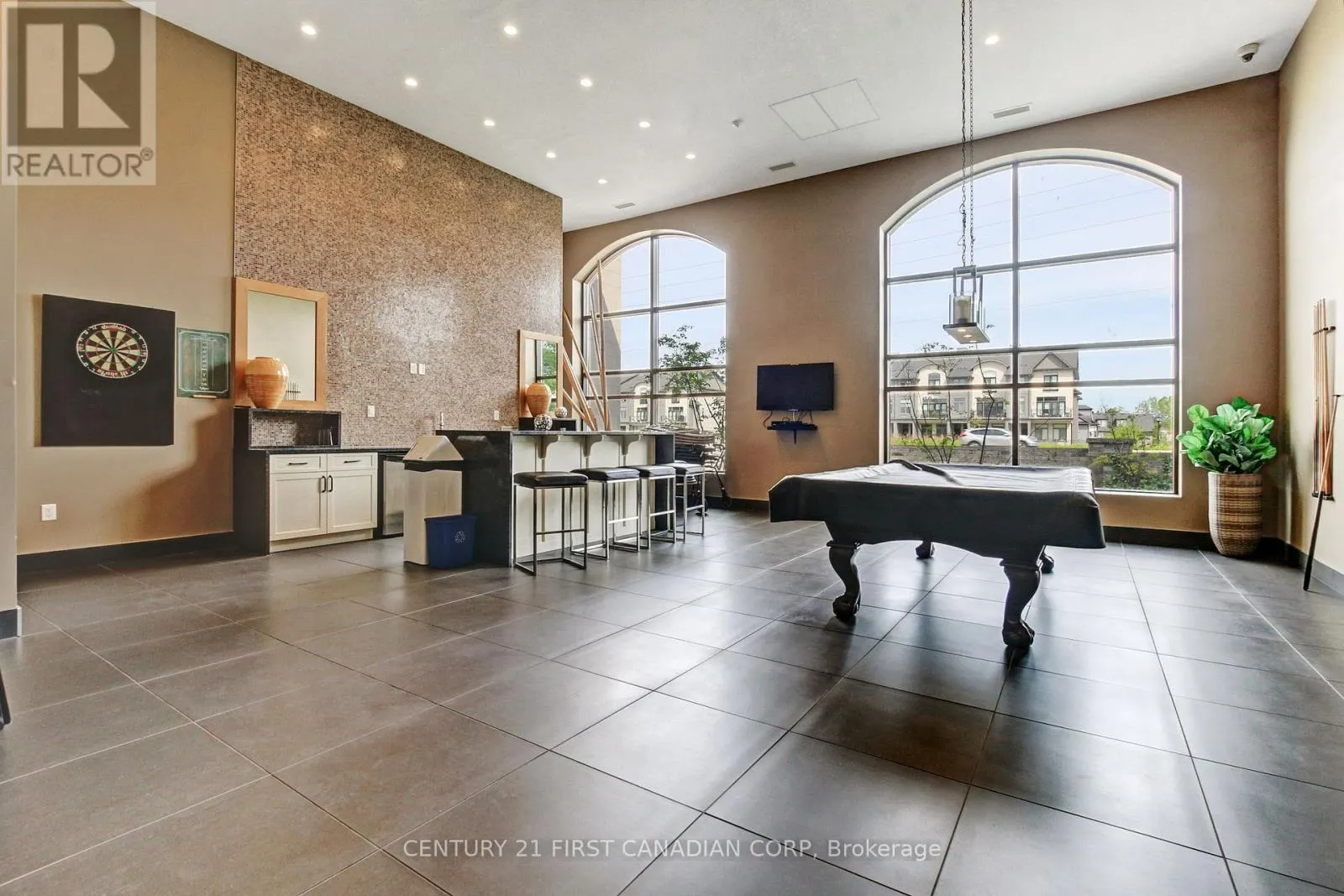 512 - 240 VILLAGEWALK BOULEVARD, #512